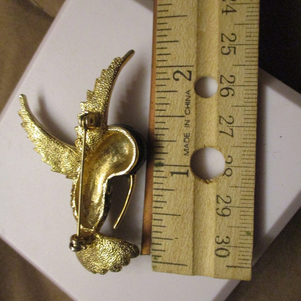 Goldtone and Black Enamel Hummingbird Brooch - Picture 6 of 12